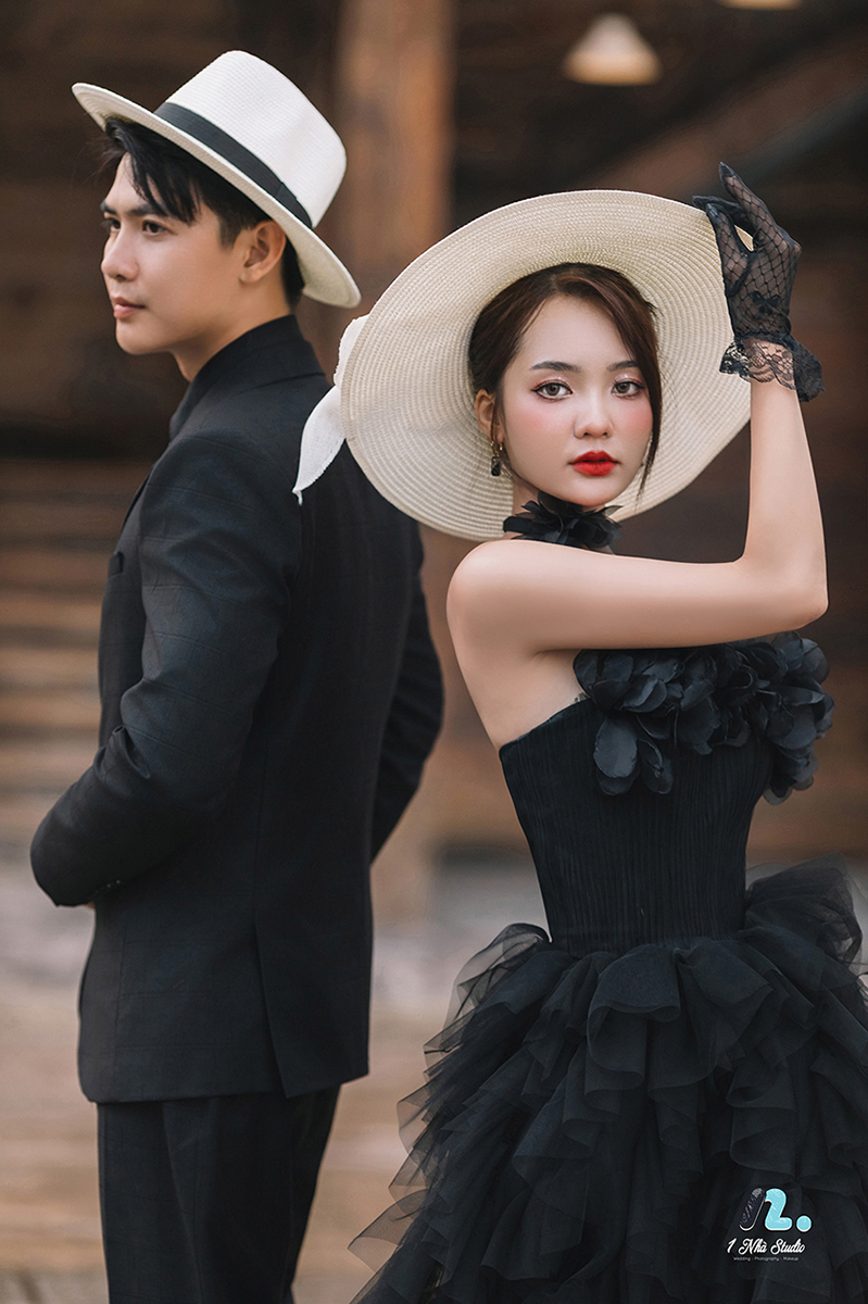 Nên chụp ảnh cưới phim trường hay ngoại cảnh