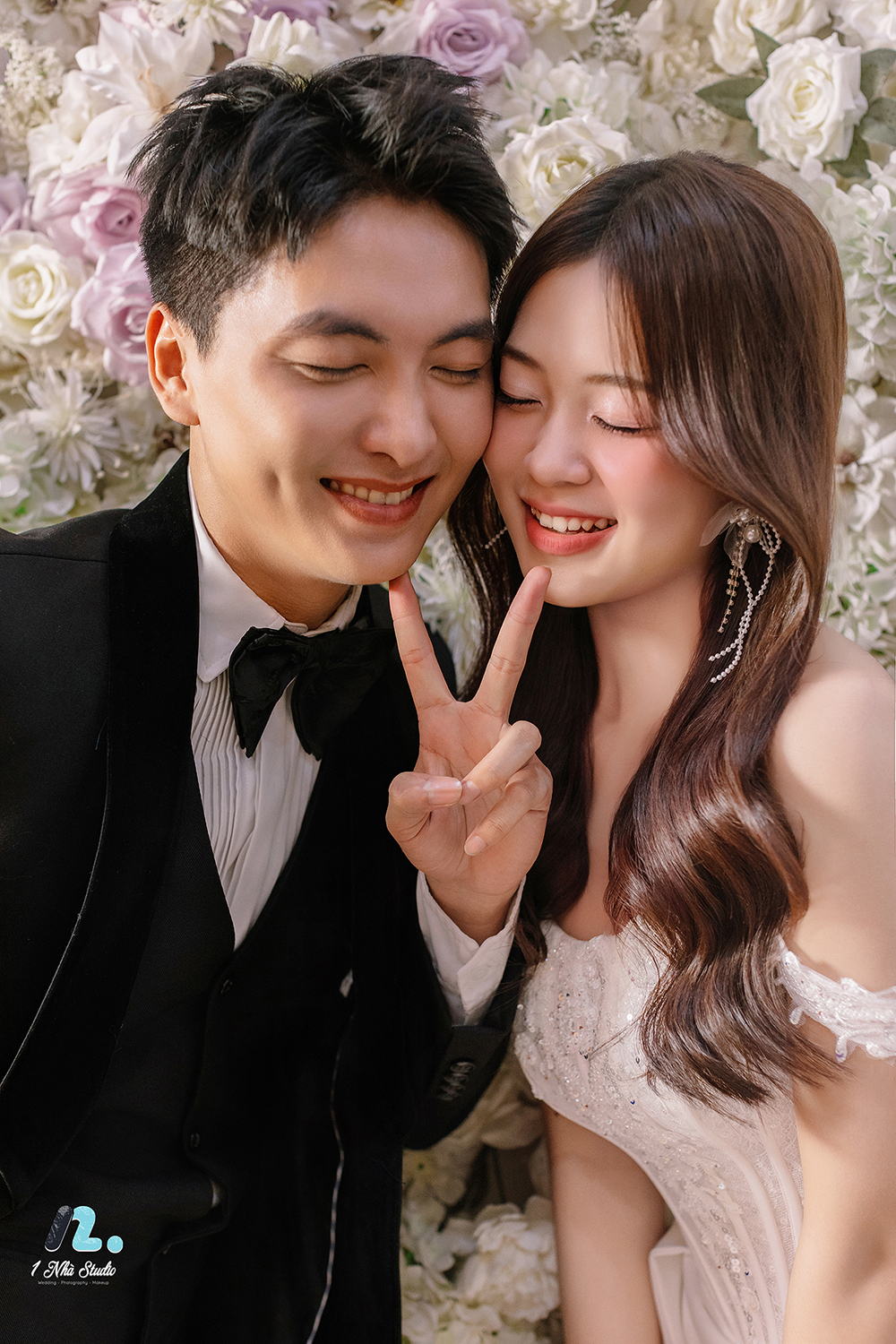 Cô dâu chú rể trong concept ảnh cưới tông pastel